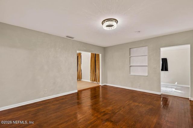 9046 TYLER Avenue, Jacksonville, FL 32208