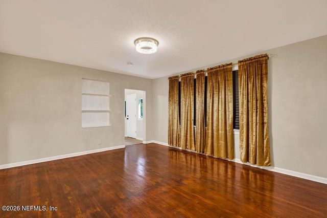 9046 TYLER Avenue, Jacksonville, FL 32208
