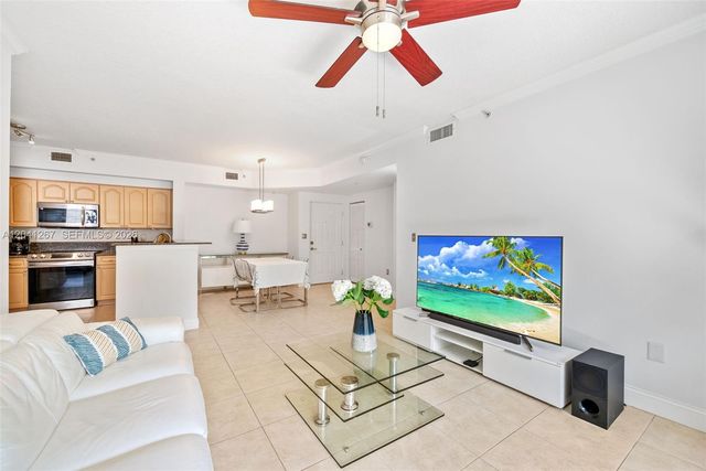 6861 SW 44th Street 202, Miami, FL 33155