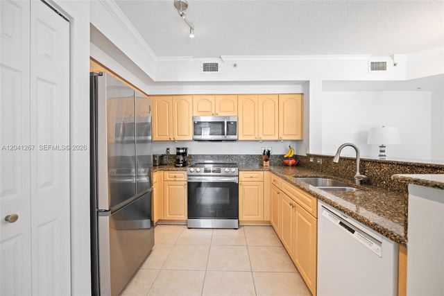 6861 SW 44th Street 202, Miami, FL 33155