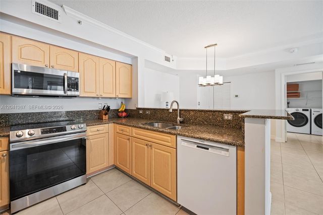 6861 SW 44th Street 202, Miami, FL 33155