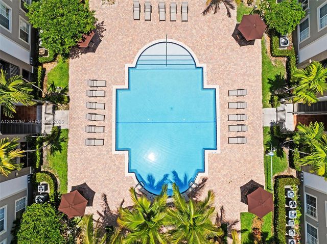 6861 SW 44th Street 202, Miami, FL 33155
