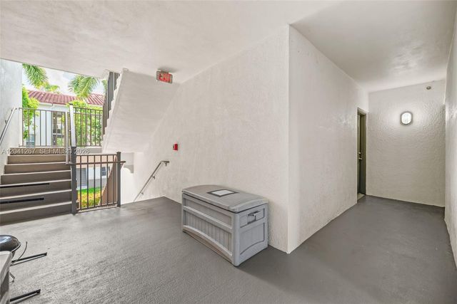 6861 SW 44th Street 202, Miami, FL 33155