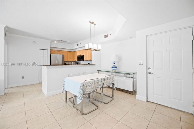 6861 SW 44th Street 202, Miami, FL 33155