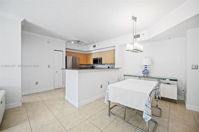 6861 SW 44th Street 202, Miami, FL 33155