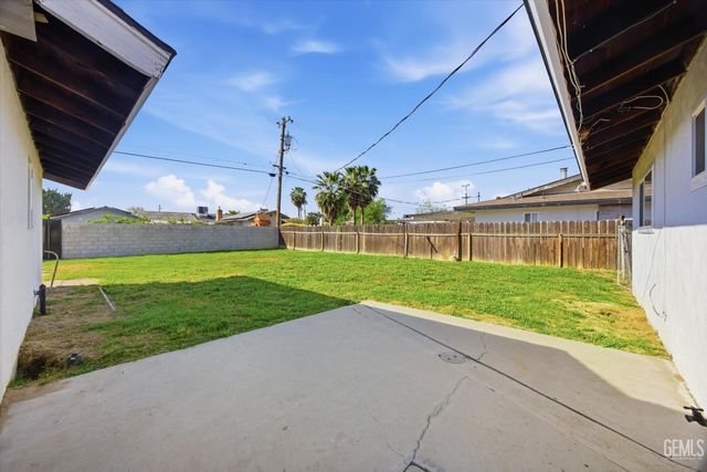 1154 State Avenue, Shafter, CA 93263