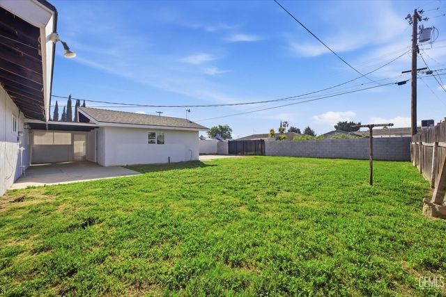 1154 State Avenue, Shafter, CA 93263