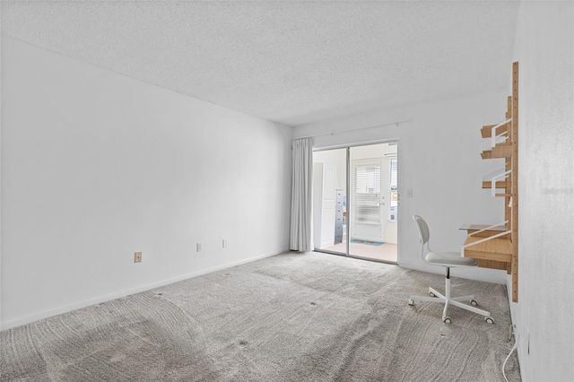 209 NE LINCOLN CIRCLE N 109, St Petersburg, FL 33702