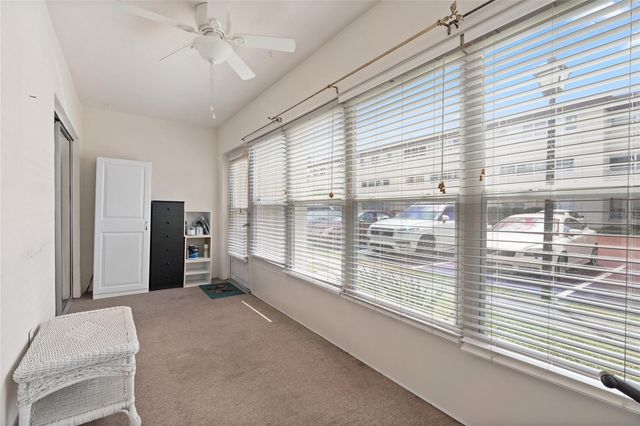 209 NE LINCOLN CIRCLE N 109, St Petersburg, FL 33702