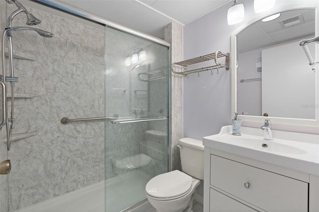 209 NE LINCOLN CIRCLE N 109, St Petersburg, FL 33702