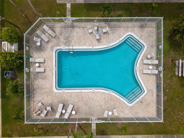 209 NE LINCOLN CIRCLE N 109, St Petersburg, FL 33702