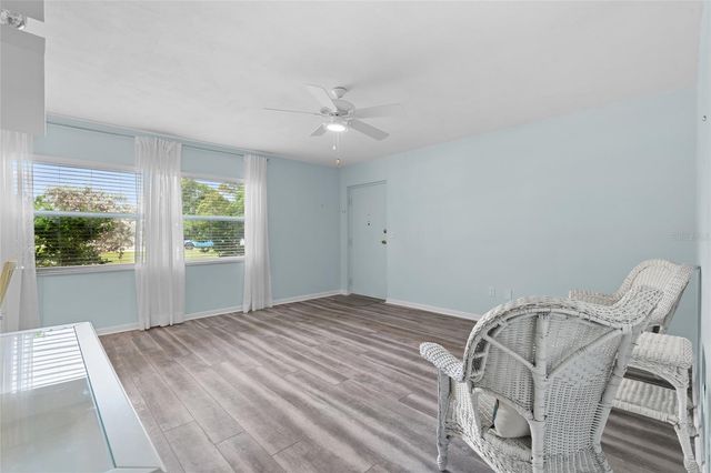 209 NE LINCOLN CIRCLE N 109, St Petersburg, FL 33702
