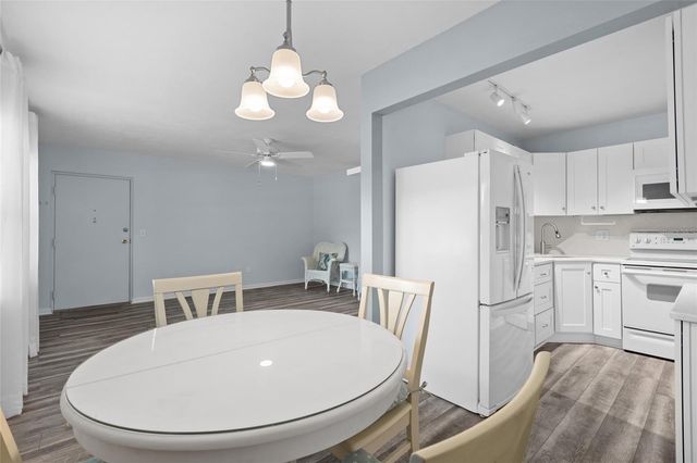 209 NE LINCOLN CIRCLE N 109, St Petersburg, FL 33702