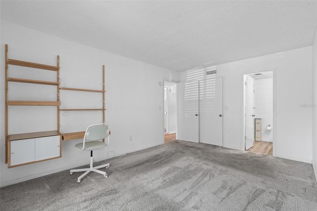 209 NE LINCOLN CIRCLE N 109, St Petersburg, FL 33702