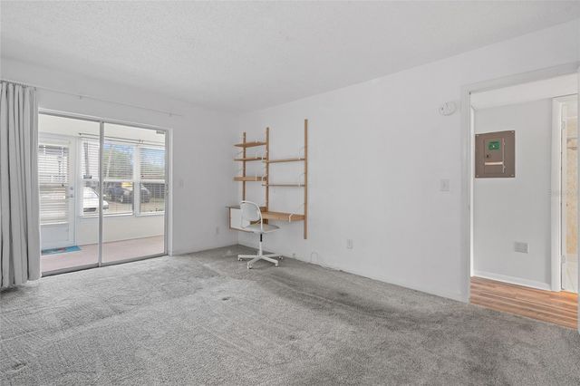 209 NE LINCOLN CIRCLE N 109, St Petersburg, FL 33702