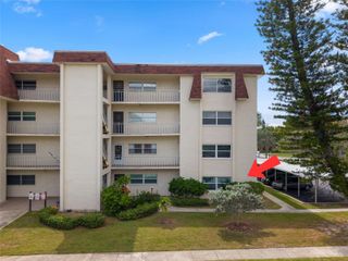 209 NE LINCOLN CIRCLE N 109, St Petersburg, FL 33702