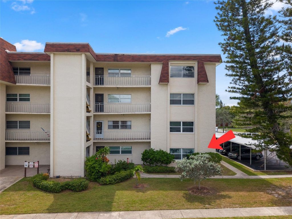 209 NE LINCOLN CIRCLE N 109, St Petersburg, FL 33702