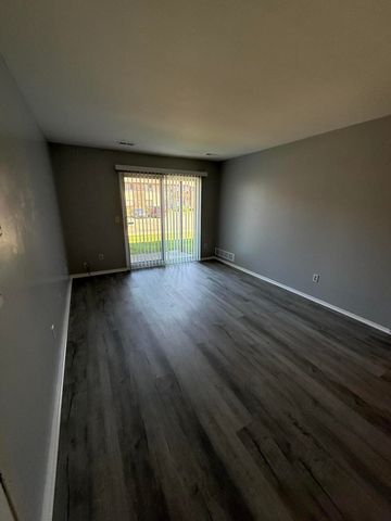 7708 Manor Circle Apt 103, Westland, MI 48185