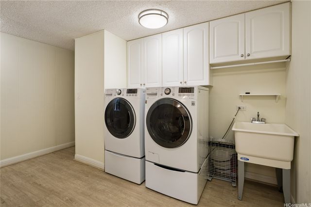 1555 Kalaniiki Street 16, Honolulu, HI 96821