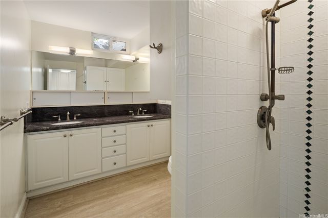 1555 Kalaniiki Street 16, Honolulu, HI 96821