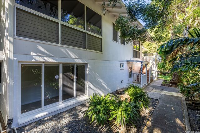1555 Kalaniiki Street 16, Honolulu, HI 96821