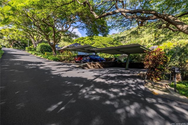 1555 Kalaniiki Street 16, Honolulu, HI 96821