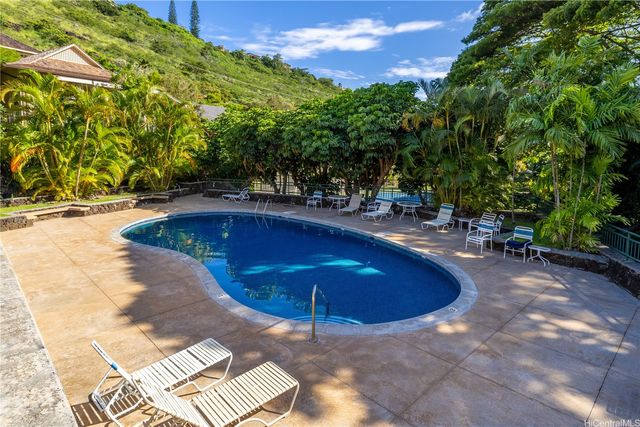 1555 Kalaniiki Street 16, Honolulu, HI 96821