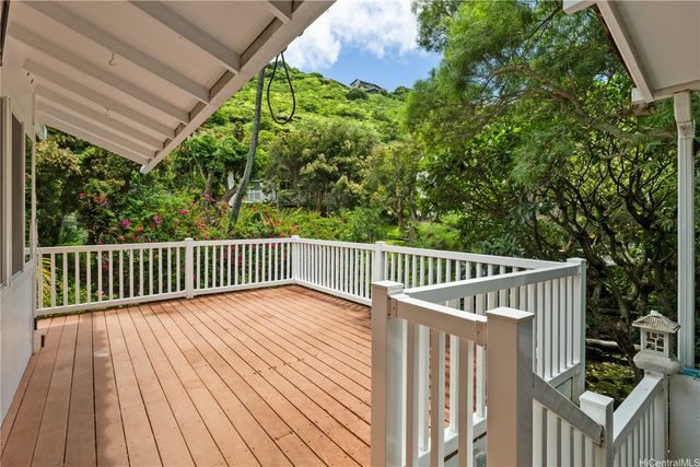 1555 Kalaniiki Street 16, Honolulu, HI 96821