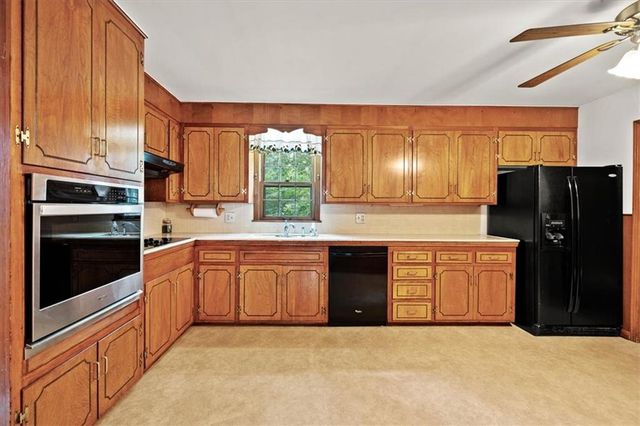 9516 Buena Vista Street, Overland Park, KS 66207