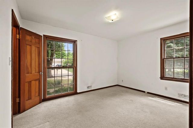 9516 Buena Vista Street, Overland Park, KS 66207