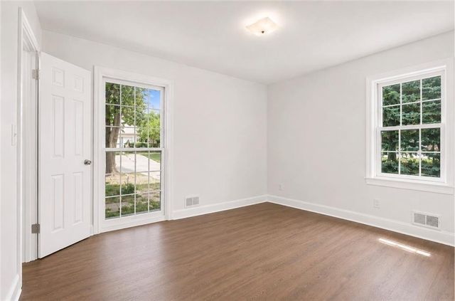 9516 Buena Vista Street, Overland Park, KS 66207