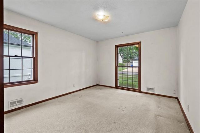 9516 Buena Vista Street, Overland Park, KS 66207