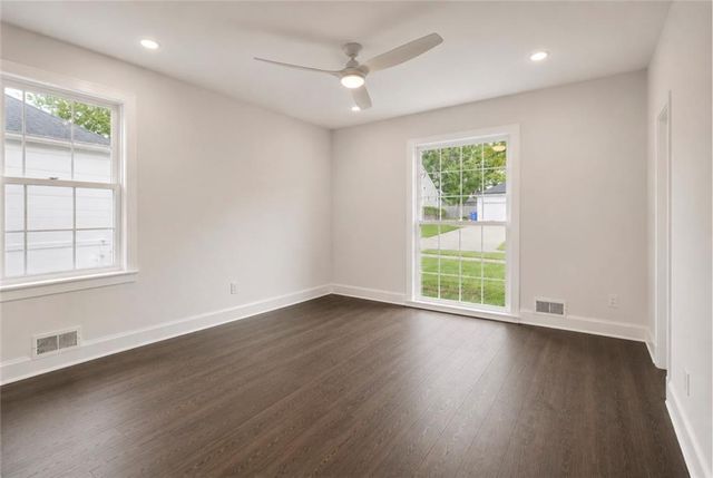 9516 Buena Vista Street, Overland Park, KS 66207