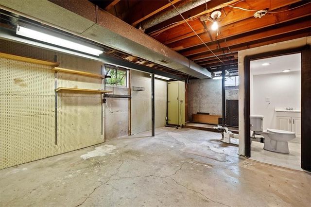 9516 Buena Vista Street, Overland Park, KS 66207
