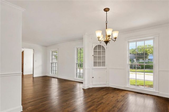 9516 Buena Vista Street, Overland Park, KS 66207