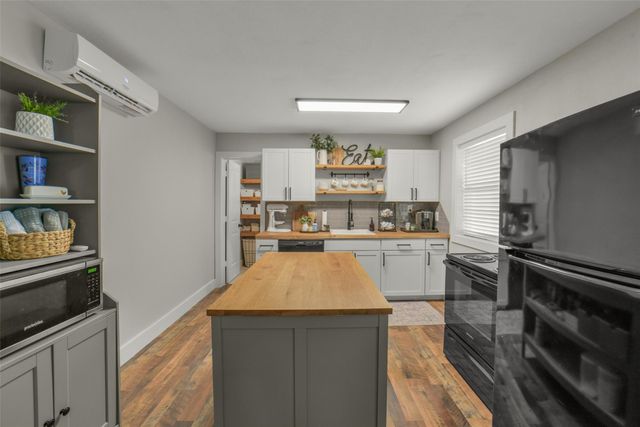 12769 Fm 362 Road Road, Navasota, TX 77868