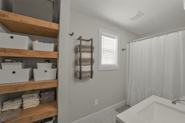 12769 Fm 362 Road Road, Navasota, TX 77868