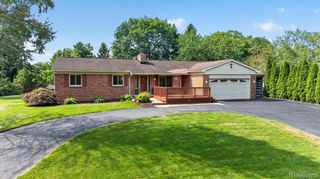5517 Starwood Drive, Commerce Charter Township, MI 48382