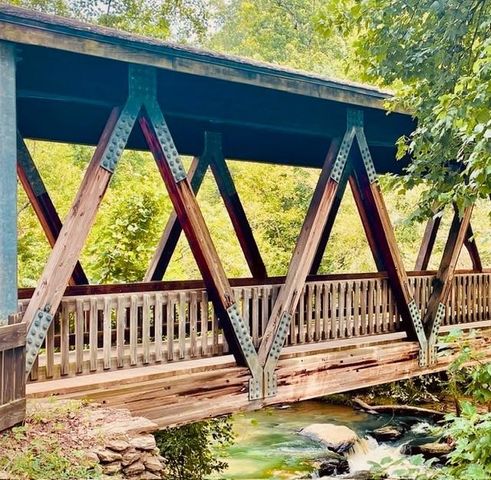 117 Bridgecrest Road, Roswell, GA 30075