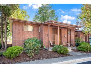 11490 Sw CROWN Dr 4, King City, OR 97224
