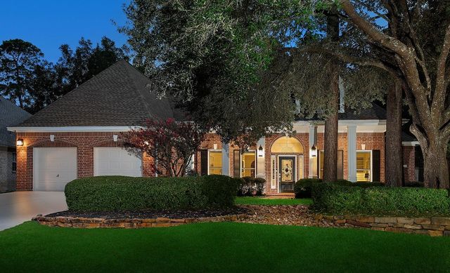 27 Acorn Cluster Court, The Woodlands, TX 77381