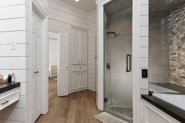 27 Acorn Cluster Court, The Woodlands, TX 77381