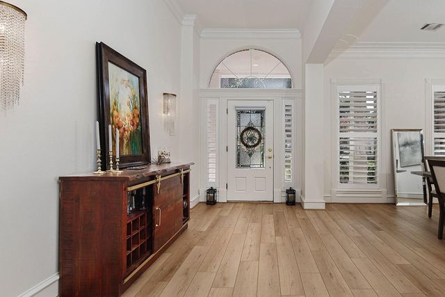 27 Acorn Cluster Court, The Woodlands, TX 77381