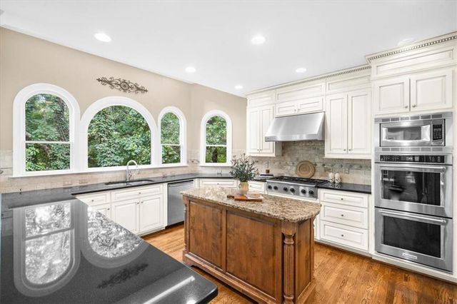 230 Willow Glade Point, Johns Creek, GA 30022