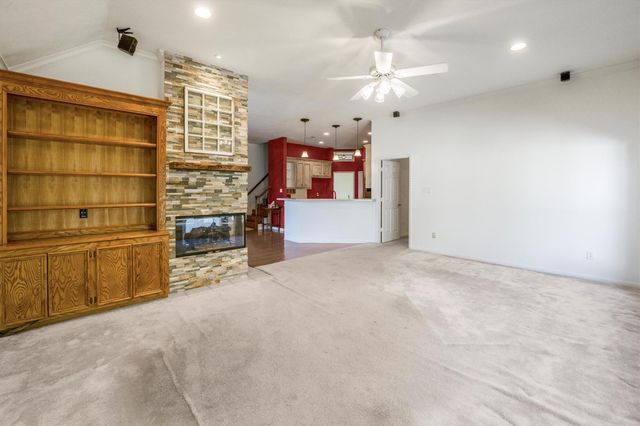 2434 Pebblebrook Circle, Conroe, TX 77384