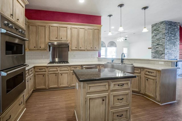 2434 Pebblebrook Circle, Conroe, TX 77384