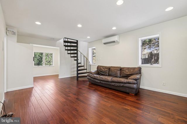 2921 DUVALL RD, Burtonsville, MD 20866