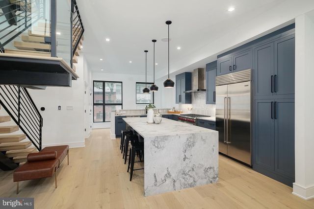 2316 SANSOM ST, Philadelphia, PA 19103