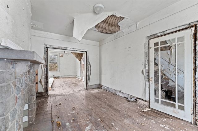 435 E Burgess St, Perry Hilltop, PA 15214