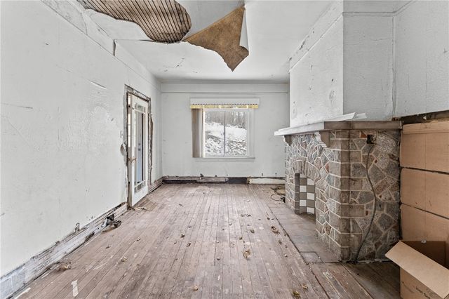 435 E Burgess St, Perry Hilltop, PA 15214